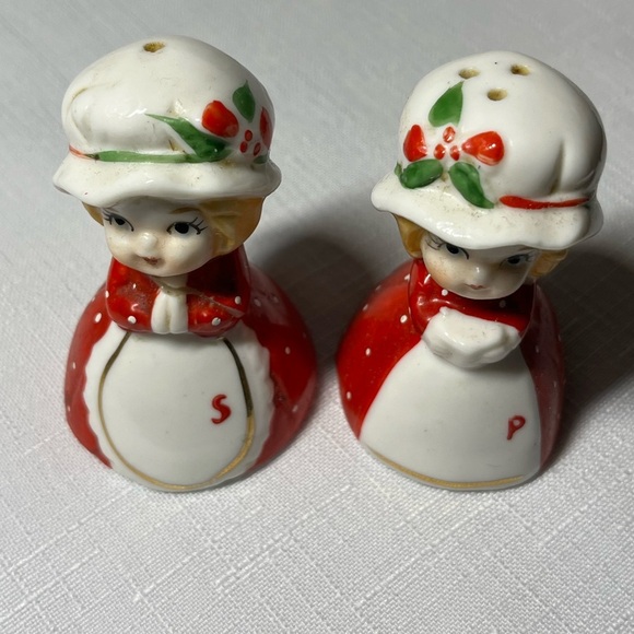 Vintage Christmas Girl Elf Pixie Gnome Salt Pepper Shakers Napco Kitschy Brinn’s - Picture 4 of 4